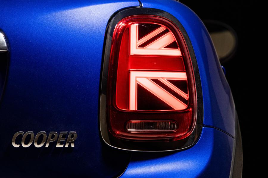 Детали экстерьера Mini Cooper Cabrio (F57) 2018 года  (SG) (фото 7 из 15)